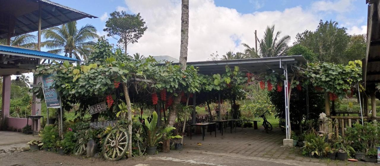 Talaga Tomohon Home Stay And Fishing Pond מראה חיצוני תמונה