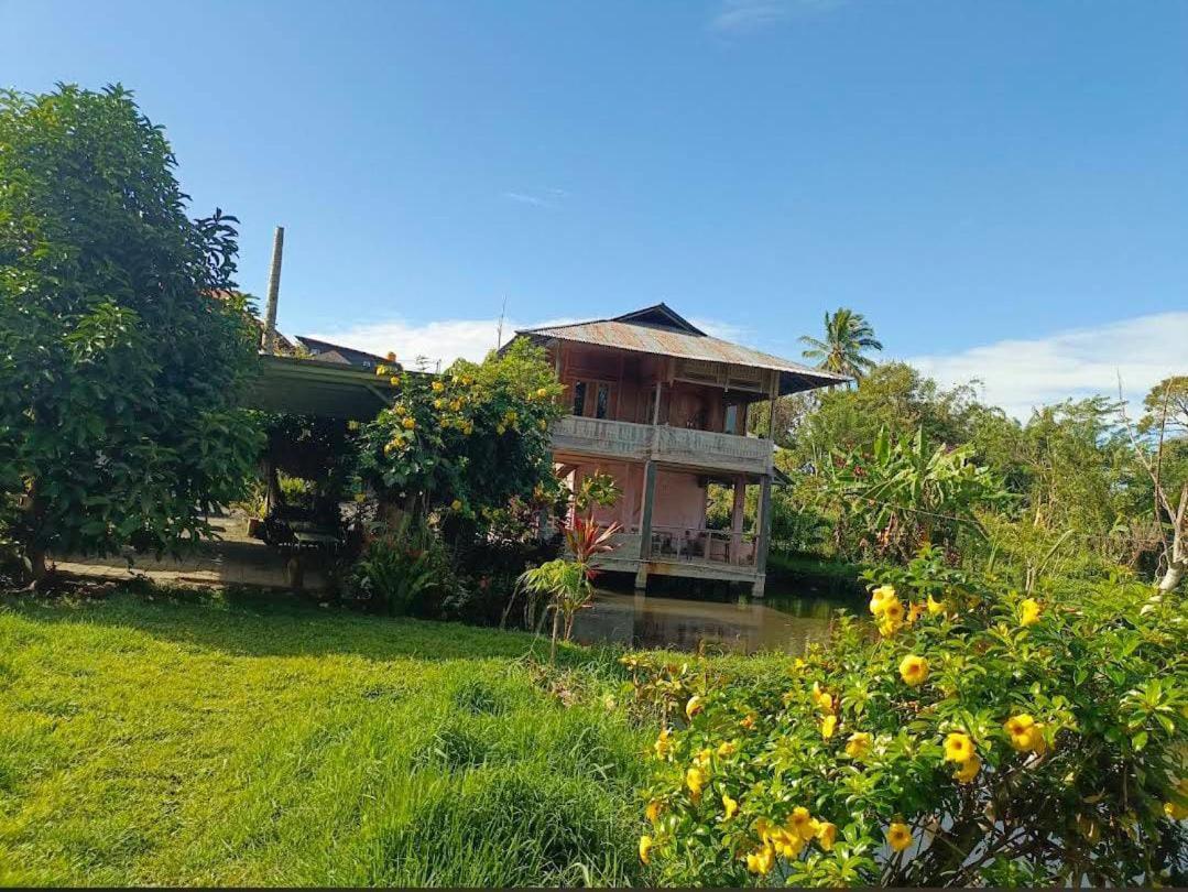 Talaga Tomohon Home Stay And Fishing Pond מראה חיצוני תמונה