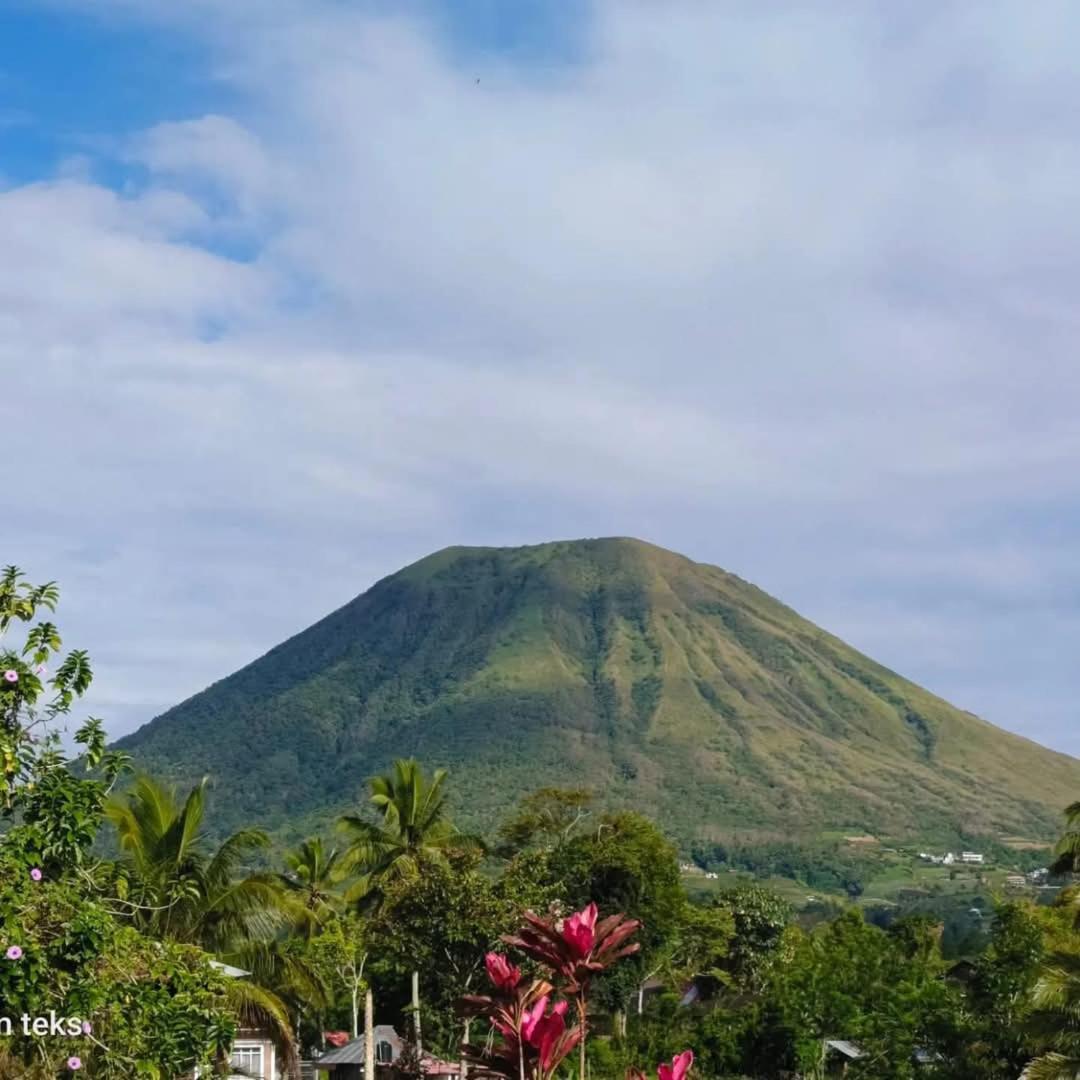 Talaga Tomohon Home Stay And Fishing Pond מראה חיצוני תמונה